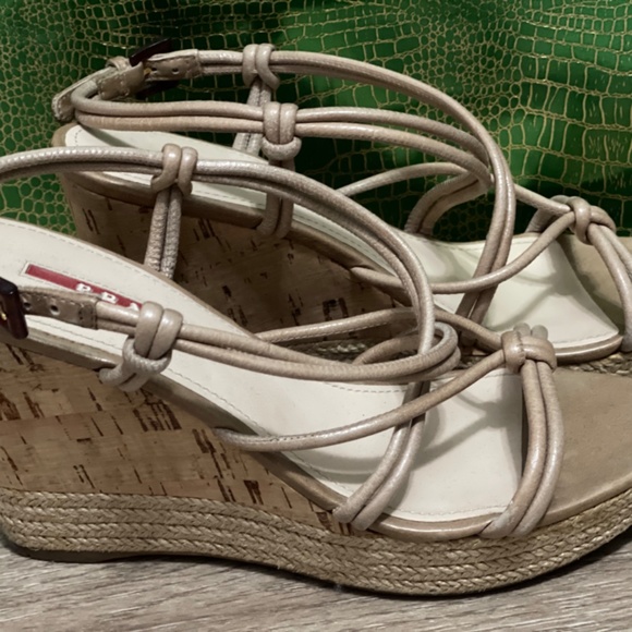 Prada wedges. - Picture 4 of 5